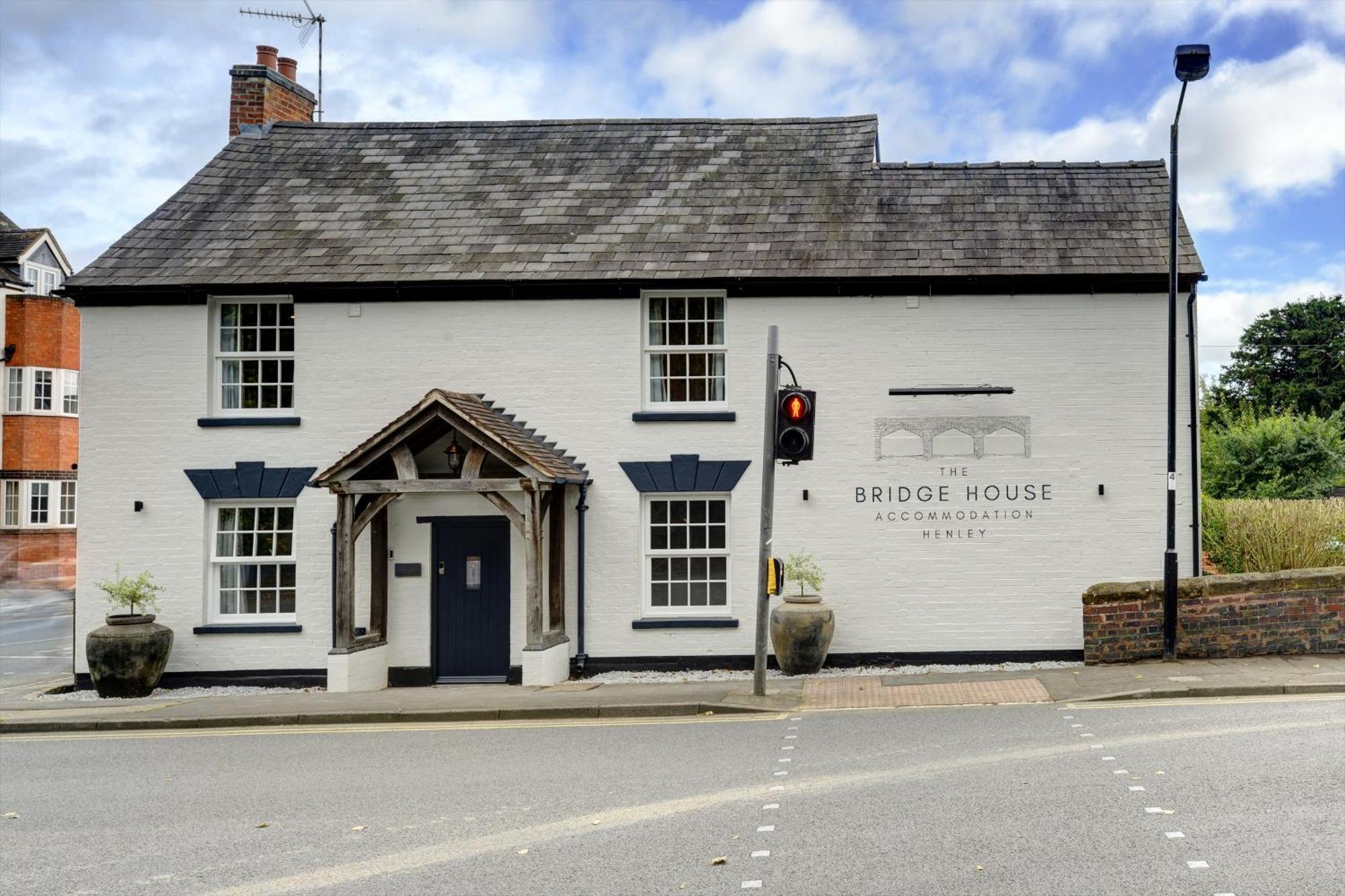 The Bridge House Henley Hotel Exterior photo